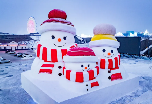 “雪人一家”在威廉希尔体育喜迎八方来客