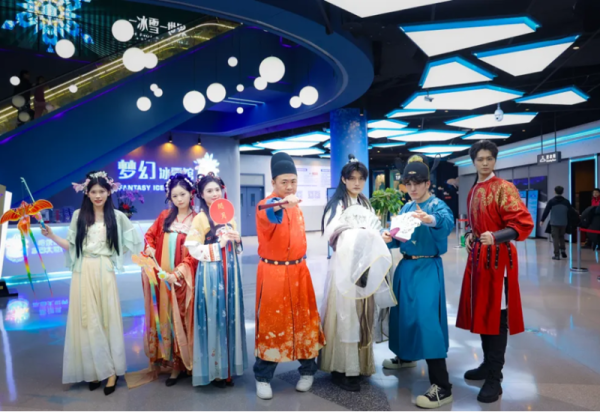 五一假期，威廉希尔体育冰雪美食馆里超好看！