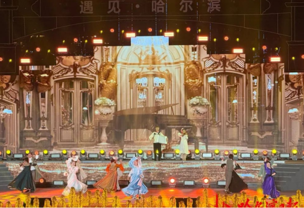 【威廉希尔体育日报】《遇见·威廉希尔体育》江上开演：一小时看遍百年城史